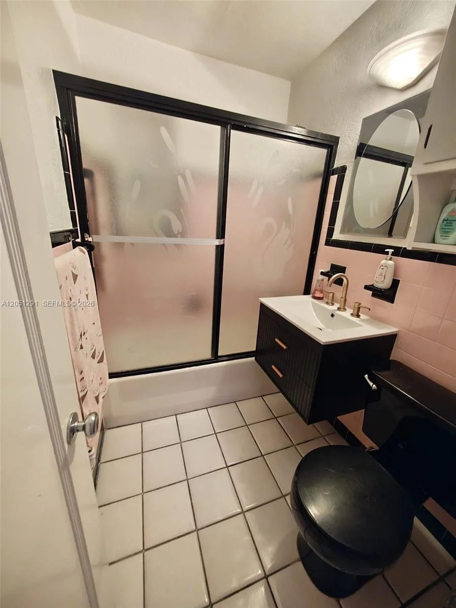 2418 Scott St, Hollywood, FL 33020 photo 13