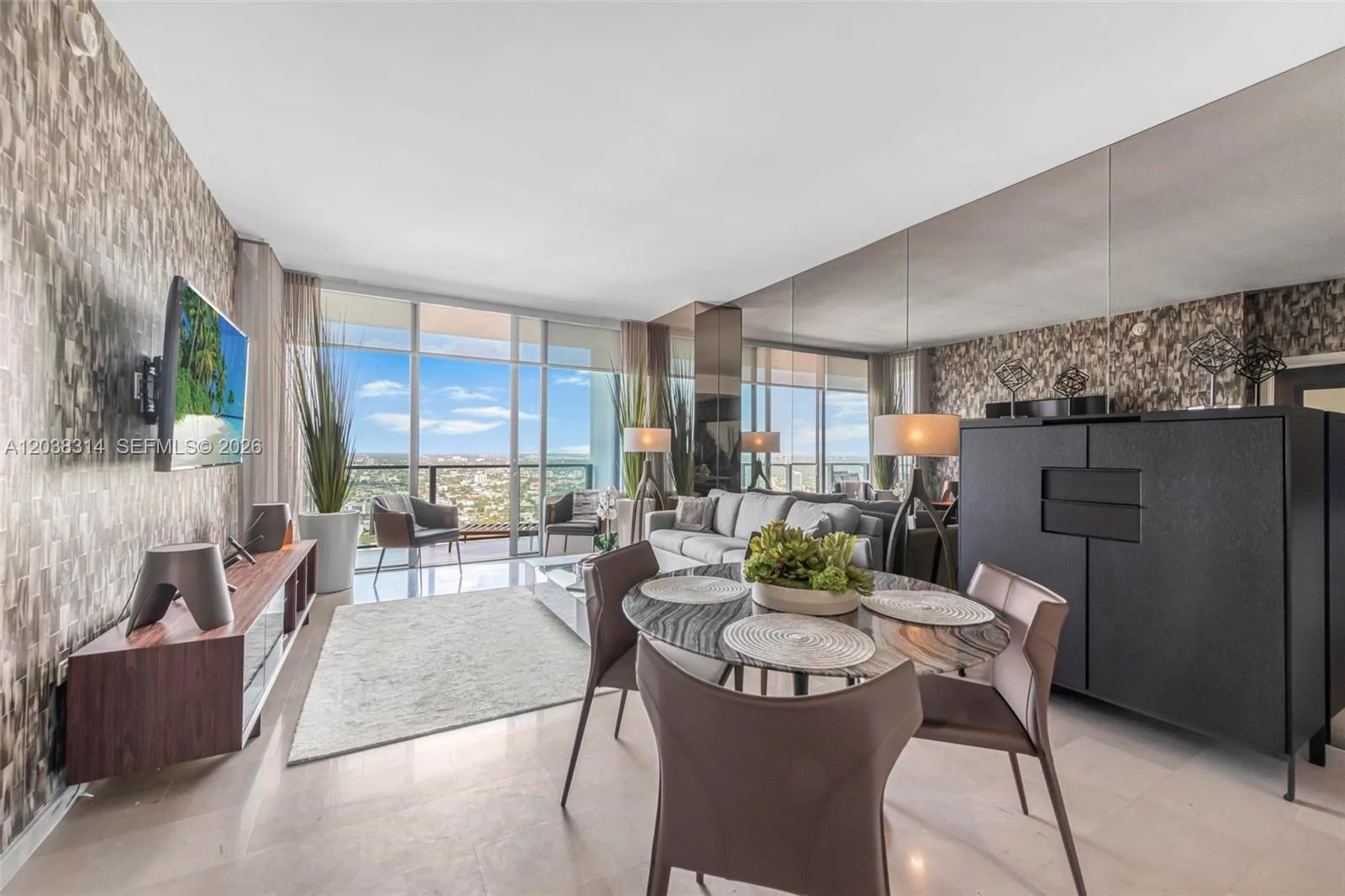 88 SW 7th St # 3806, Miami, FL 33130