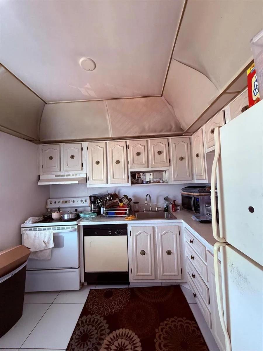 31 Abbey Lane # 206, Delray Beach, FL 33446 photo 7