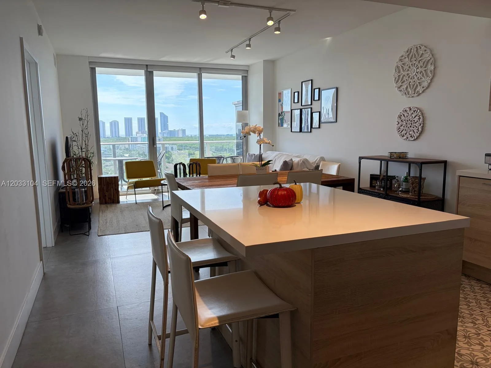 16385 Biscayne Blvd # 1417, North Miami Beach, FL 33160 photo 5