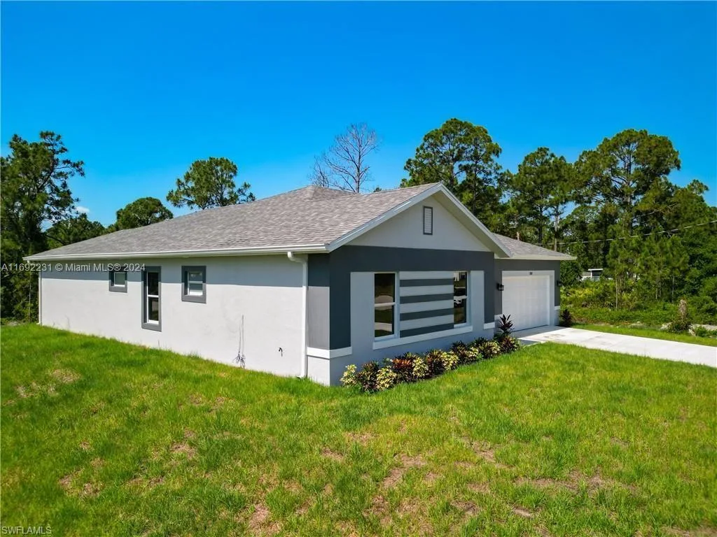 1228 Milwaukee, Lehigh Acres, FL 33974 photo 2
