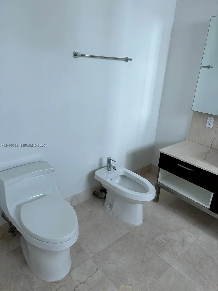 218 SE 14th St # 1908, Miami, FL 33131 photo 8
