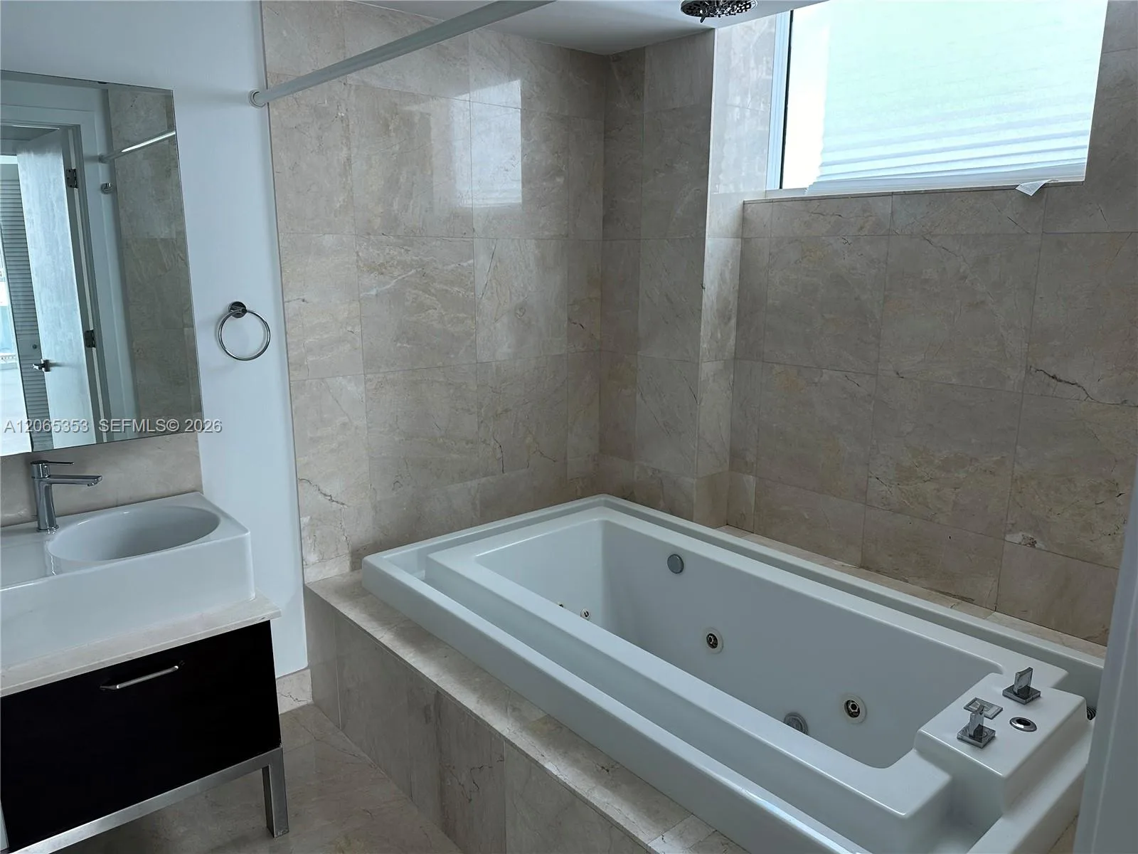 218 SE 14th St # 1908, Miami, FL 33131 photo 9
