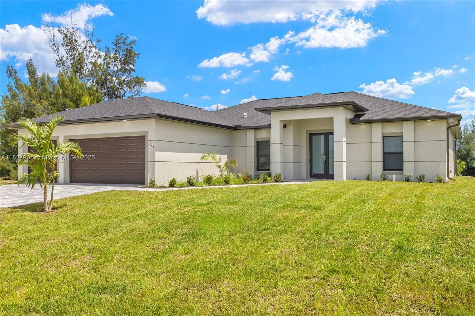 225 NE 8th Terr, Cape Coral, FL 33909 photo 2