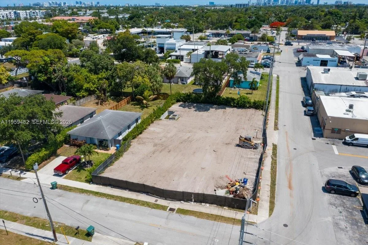 3210 NE 3rd Ave, Oakland Park, FL 33334