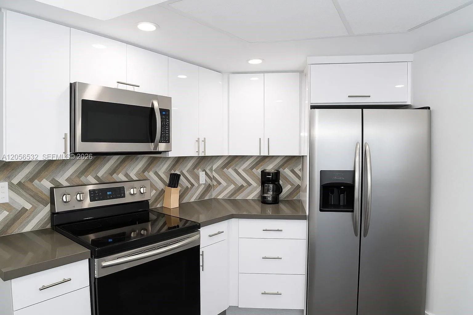 5880 Collins Ave # 703, Miami Beach, FL 33140 photo 2
