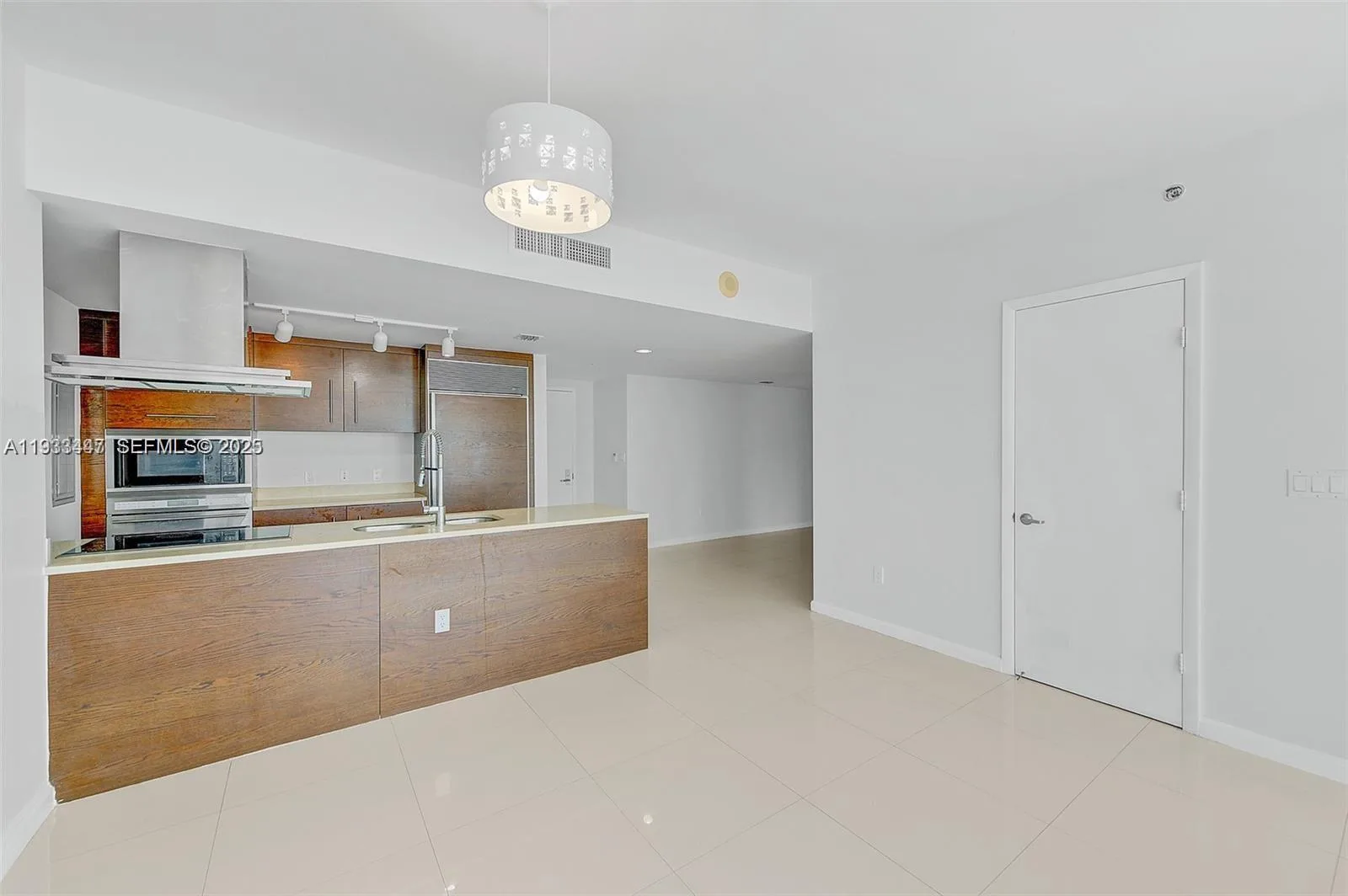 495 Brickell Ave # 2103, Miami, FL 33131 photo 11