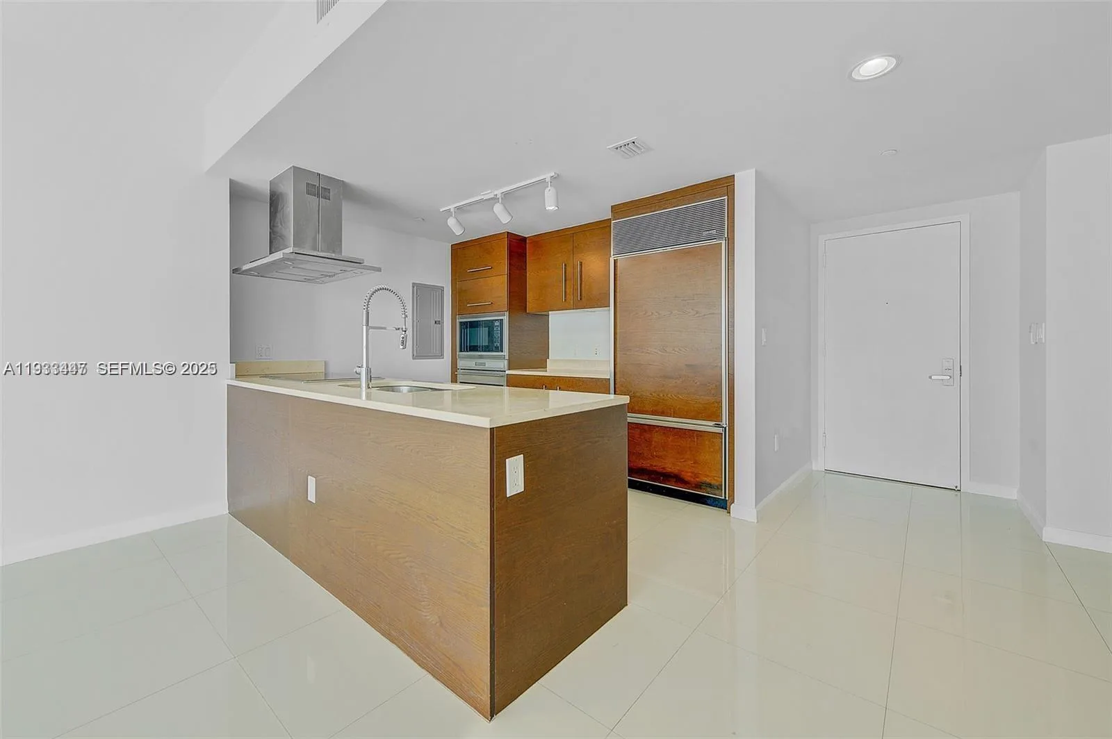 495 Brickell Ave # 2103, Miami, FL 33131 photo 13