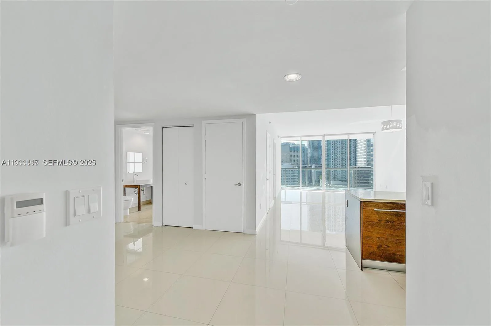495 Brickell Ave # 2103, Miami, FL 33131 photo 2