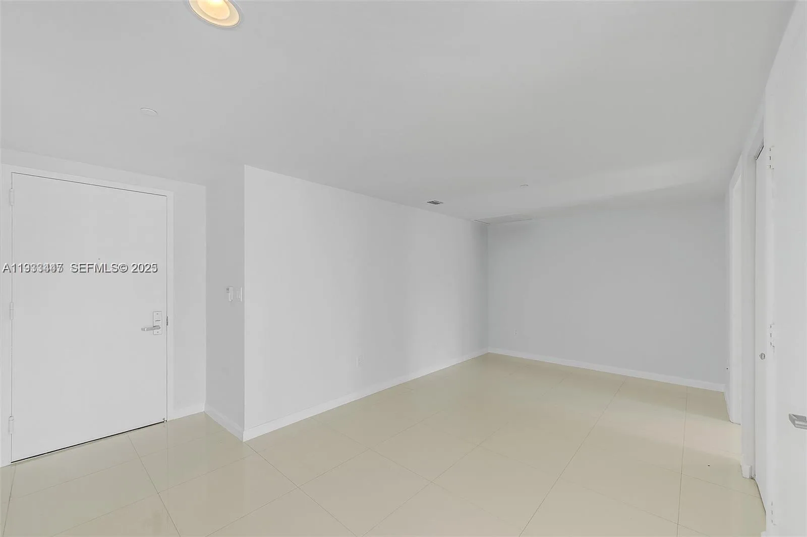 495 Brickell Ave # 2103, Miami, FL 33131 photo 4