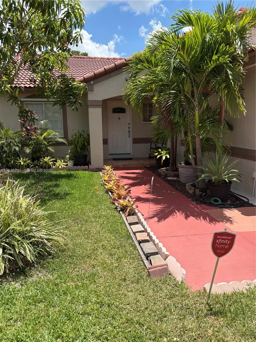 15844 SW 82nd St # b, Miami, FL 33193