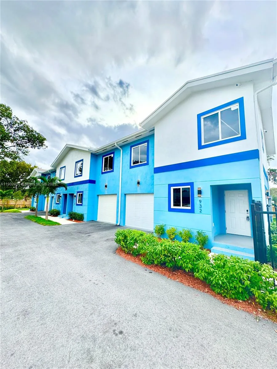 926 - 932 NW 2nd St, Fort Lauderdale, FL 33311 photo 2