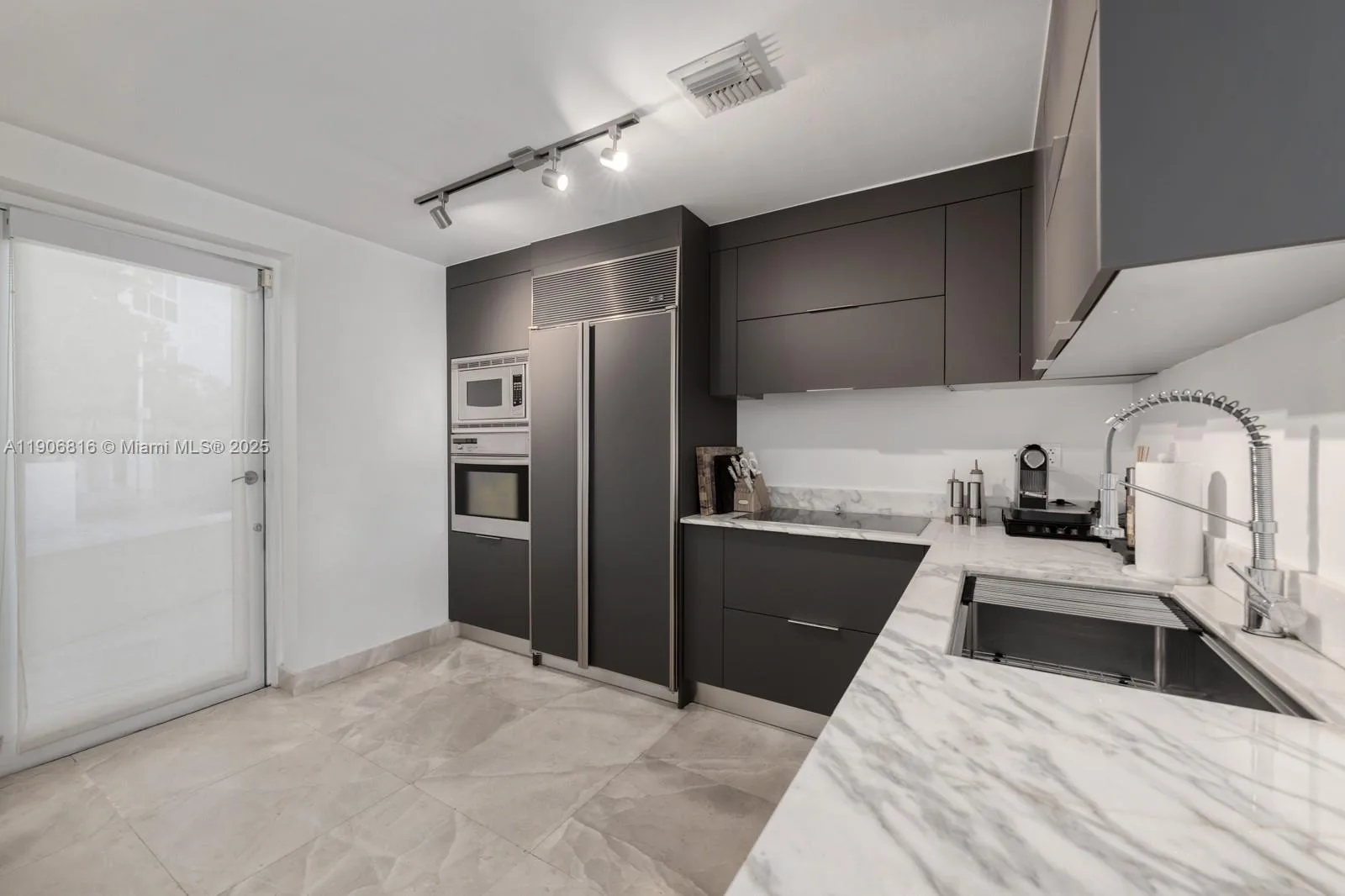 400 Alton Rd # TH-1A, Miami Beach, FL 33139 photo 11