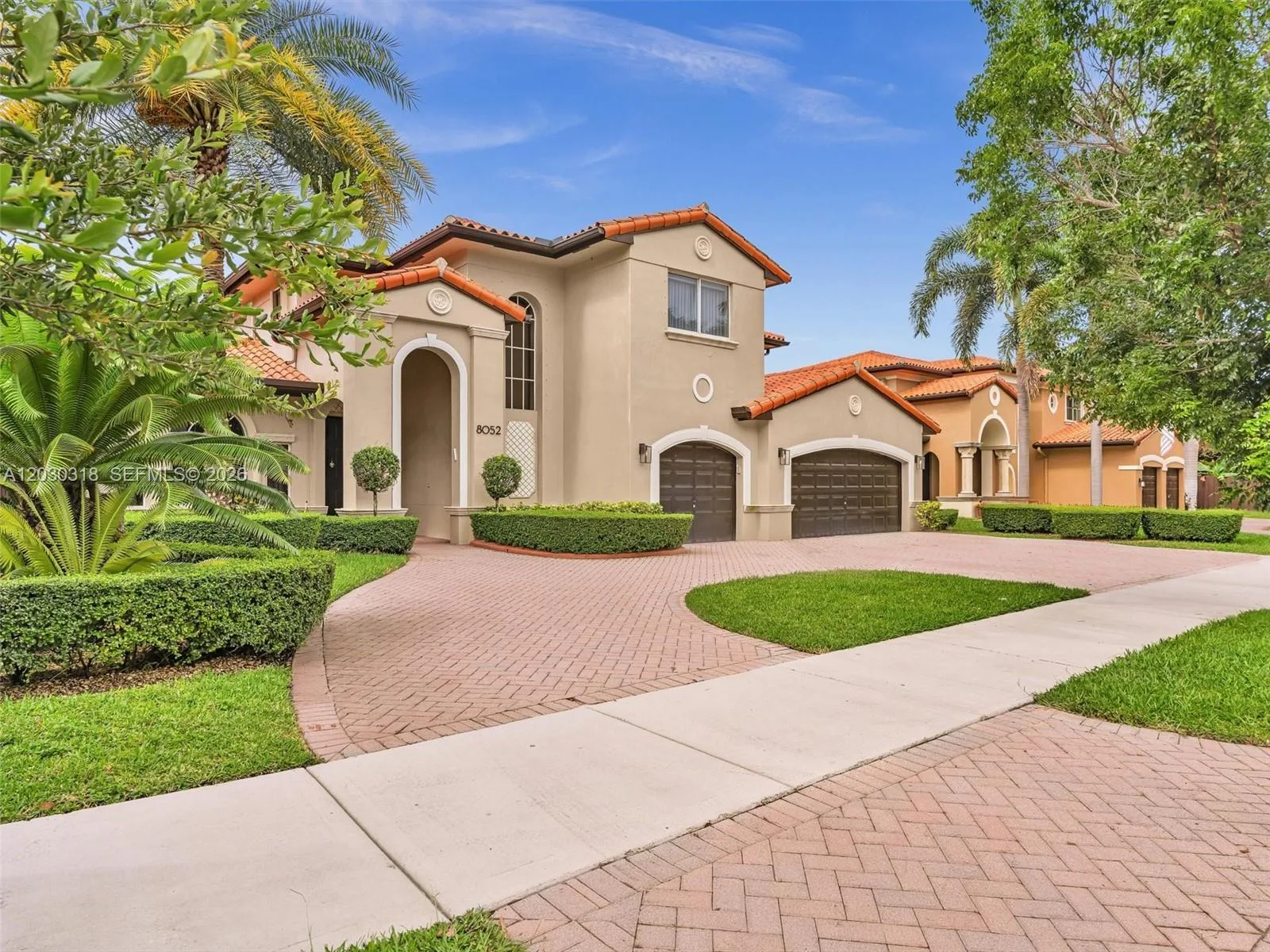 8052 NW 161st Ter, Miami Lakes, FL 33016