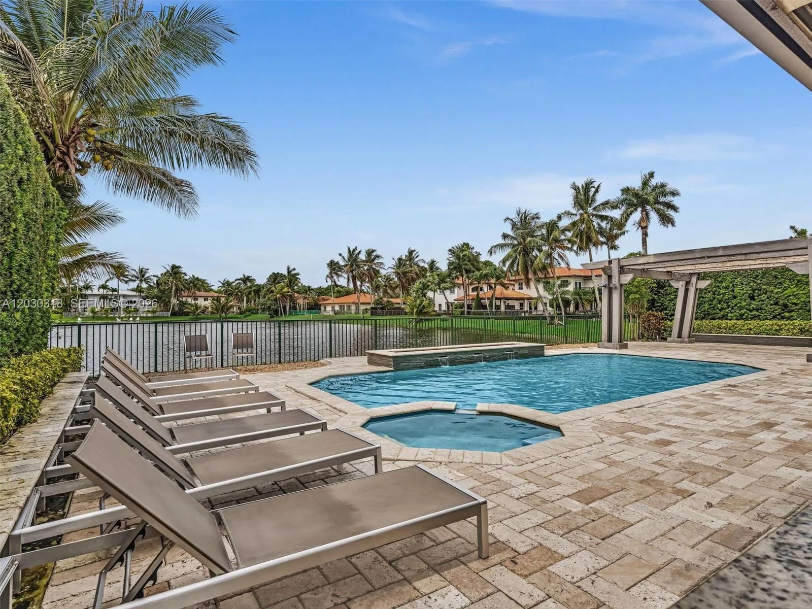 8052 NW 161st Ter, Miami Lakes, FL 33016 photo 4