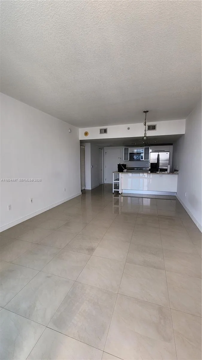 185 SW 7th St # 3814, Miami, FL 33130 photo 3