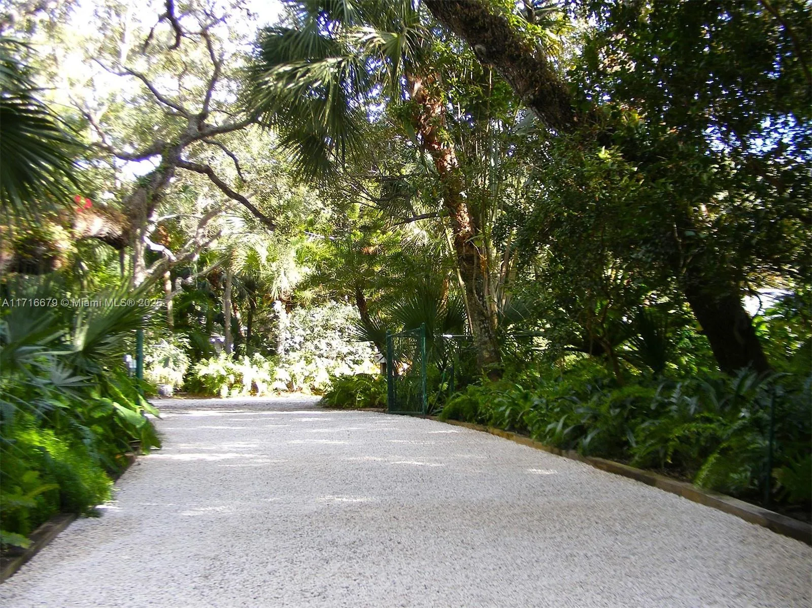 1961 W Barefoot Pl, Vero Beach, FL 32963 photo 2