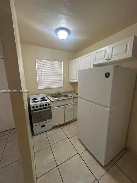 110 W 26th St # 4, Hialeah, FL 33010 photo 3