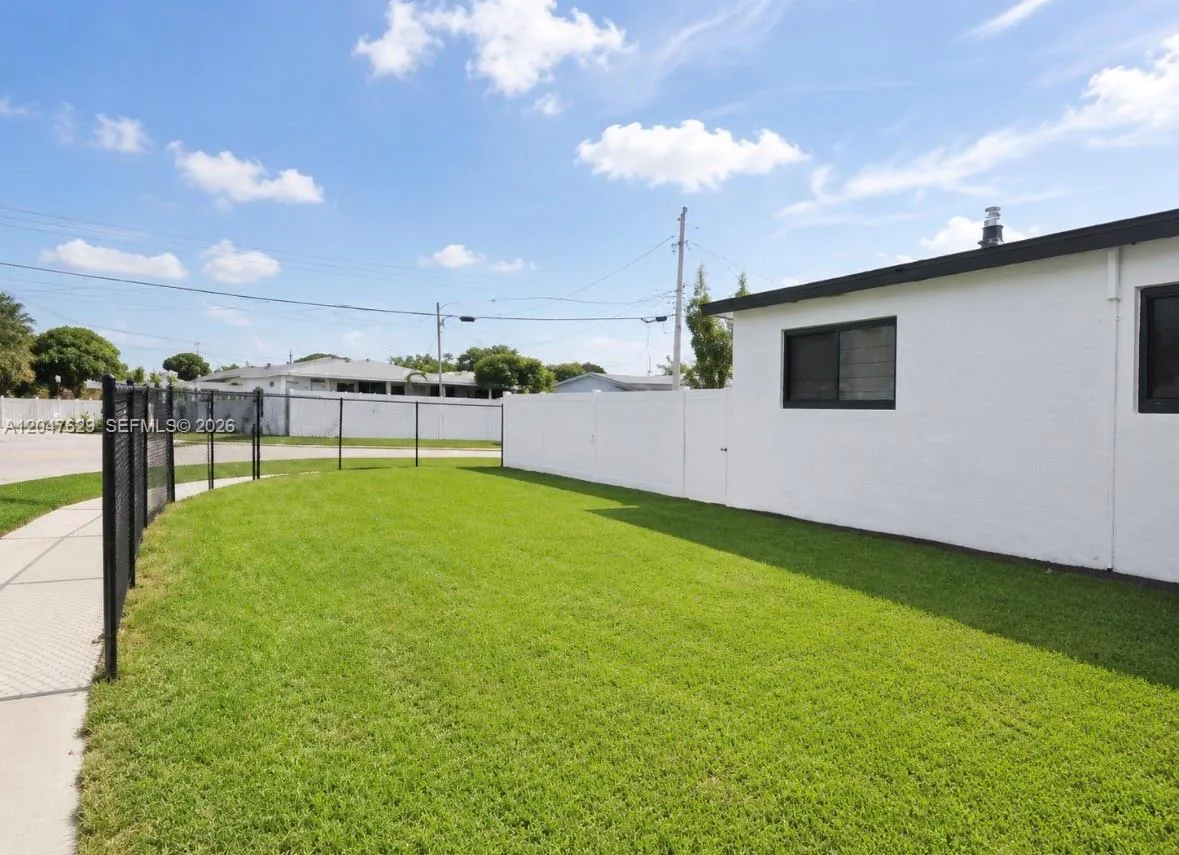 10955 SW 223rd St, Miami, FL 33170 photo 12