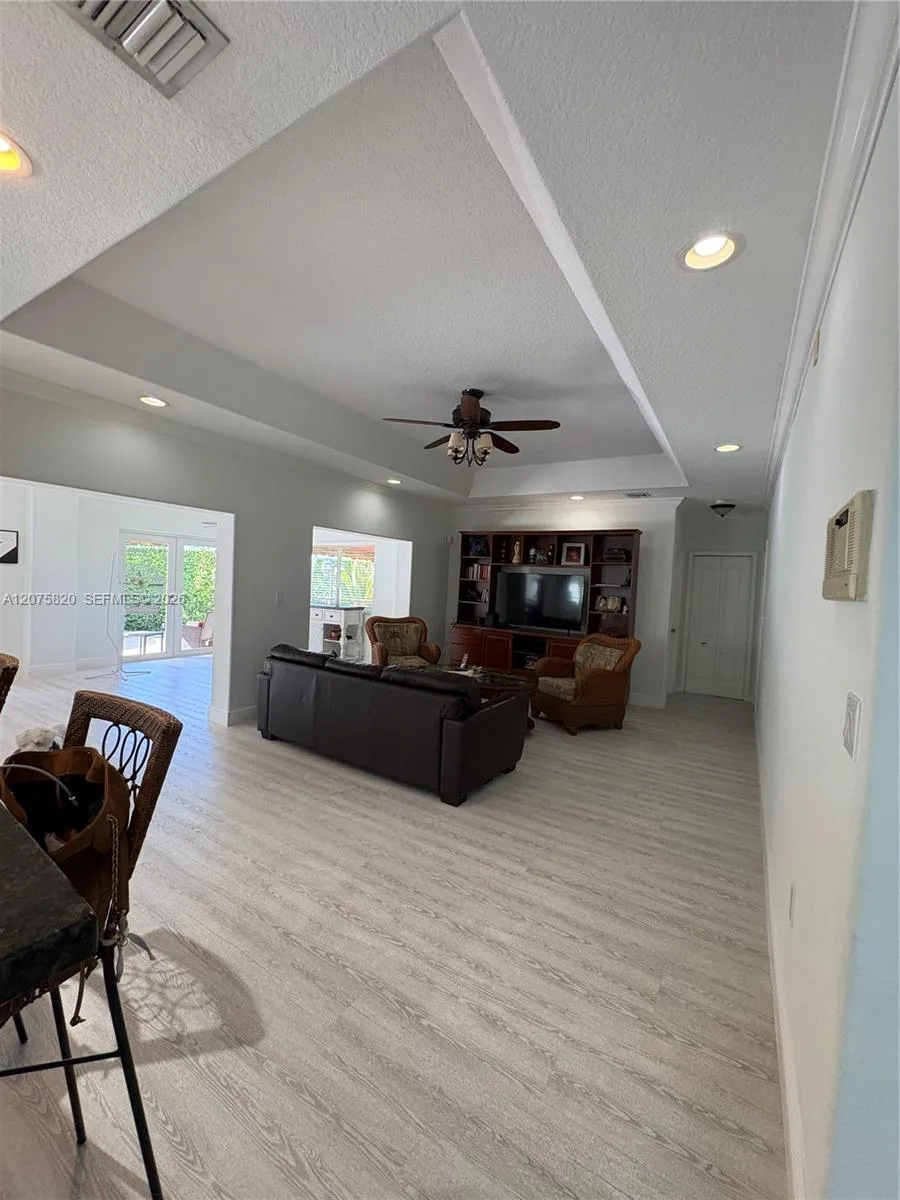 12071 SW 1st St, Miami, FL 33184 photo 8