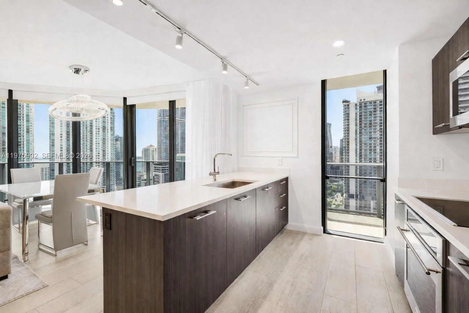 45 SW 9th St # 2303, Miami, FL 33130 photo 6