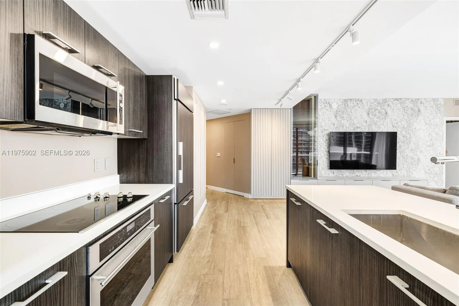 45 SW 9th St # 2303, Miami, FL 33130 photo 9
