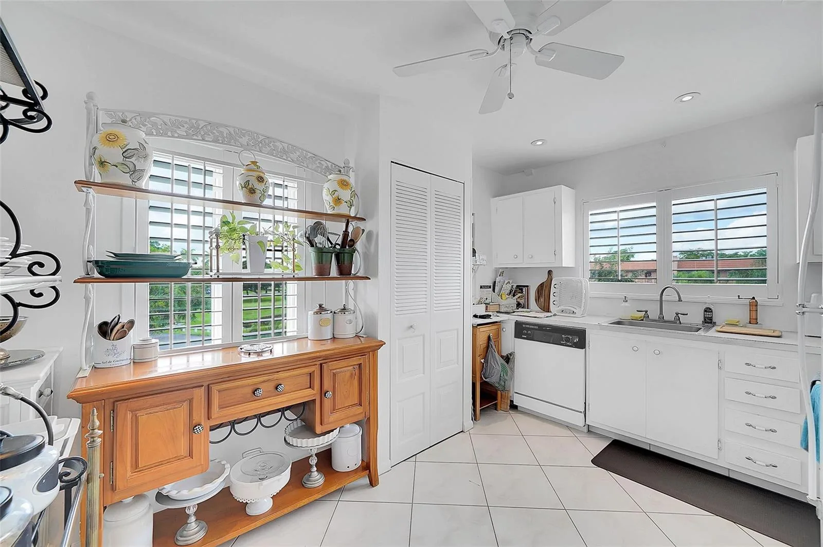 9481 Sunrise Lakes Boulevard # 310, Sunrise, FL 33322