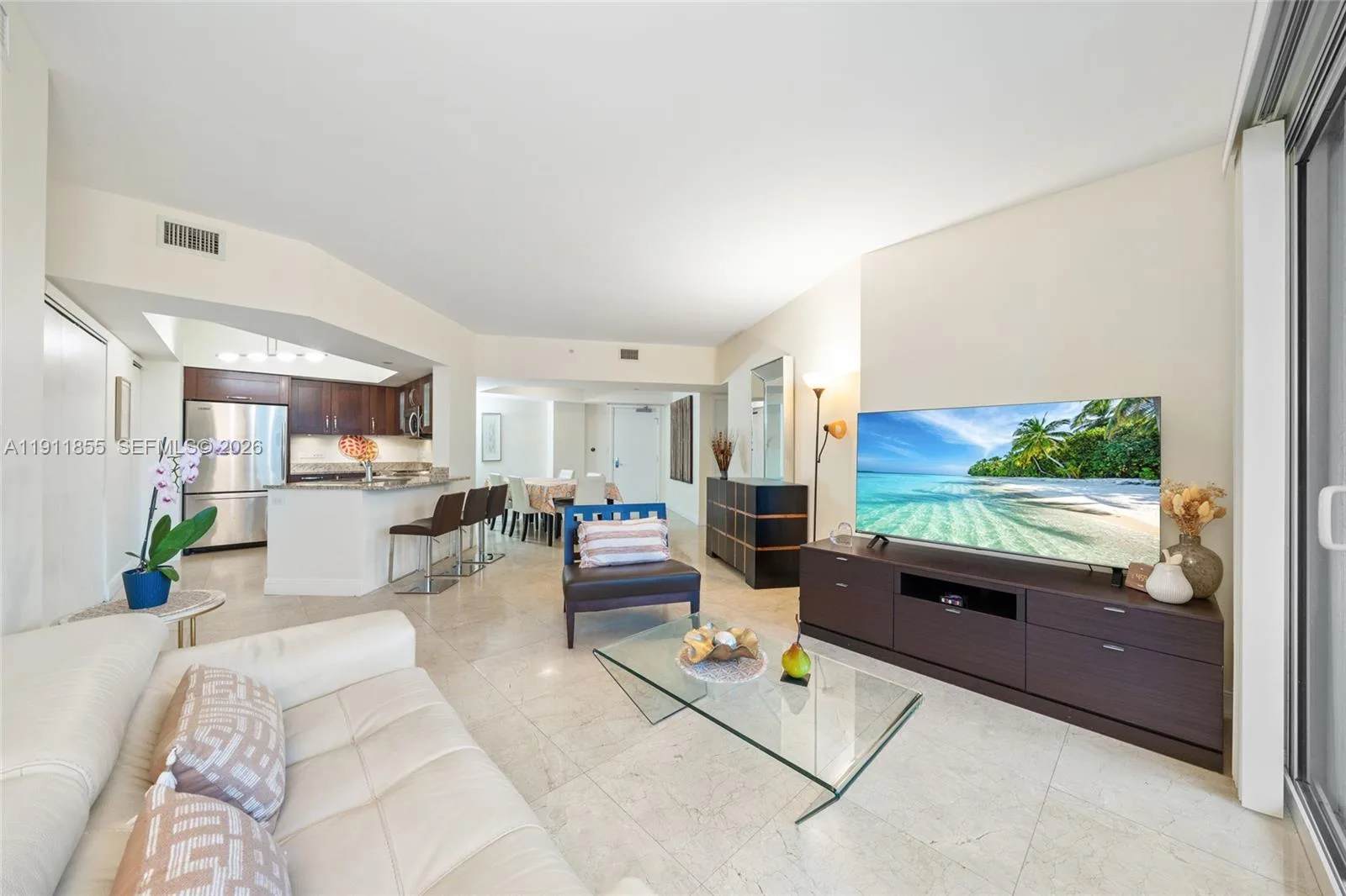 19900 E Country Club Dr # 816, Aventura, FL 33180