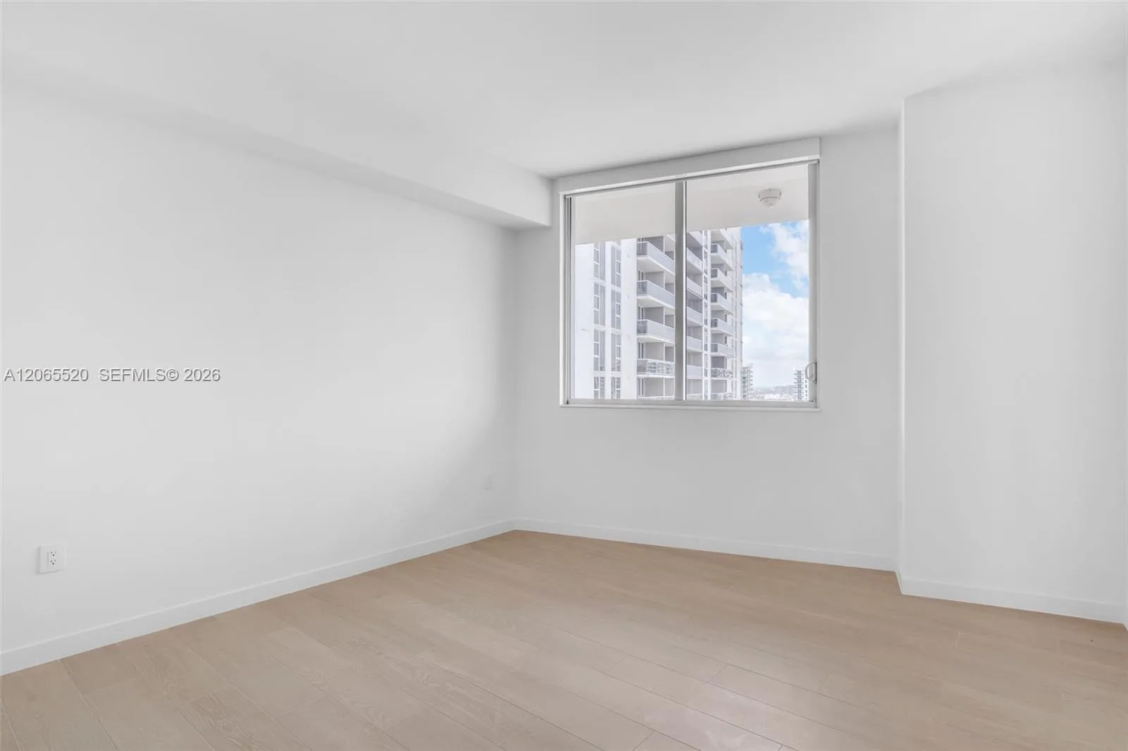 1400 Biscayne Blvd # 2905, Miami, FL 33132 photo 13