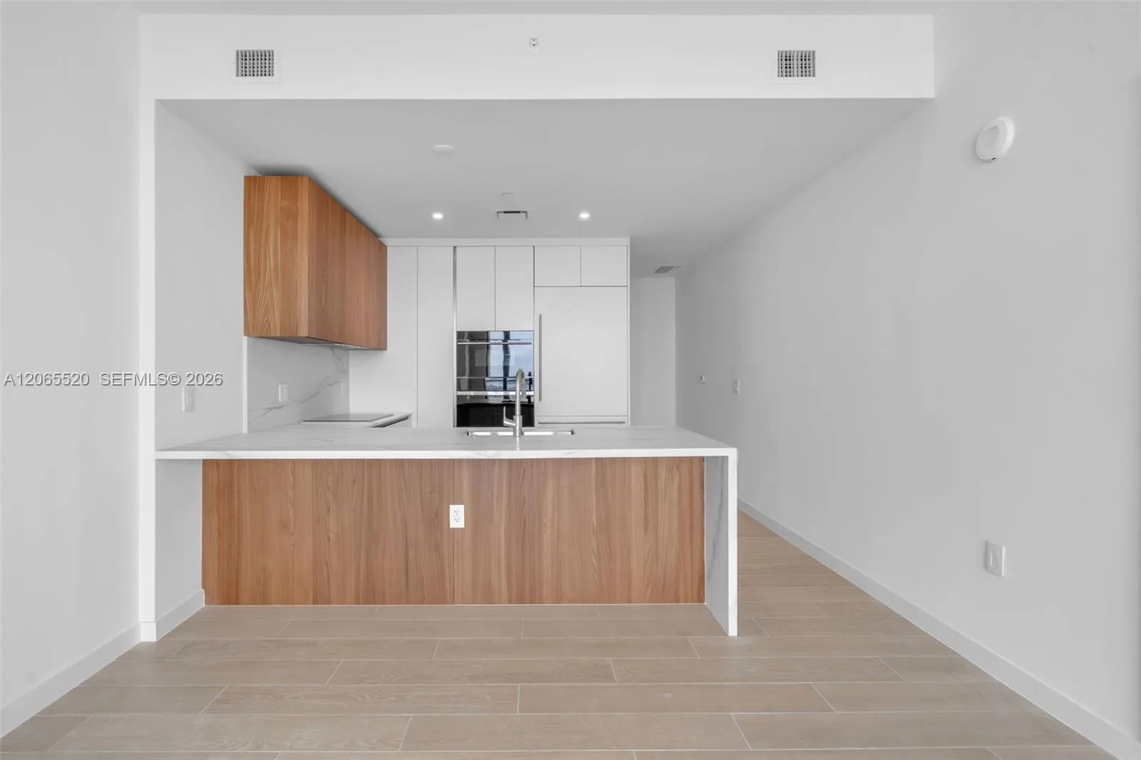 1400 Biscayne Blvd # 2905, Miami, FL 33132 photo 3