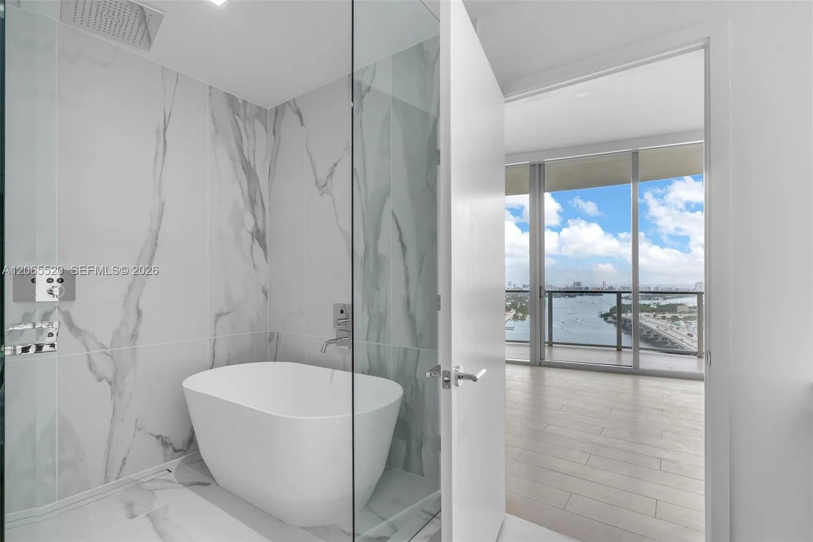 1400 Biscayne Blvd # 2905, Miami, FL 33132 photo 9
