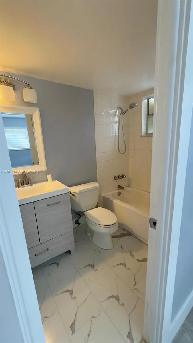 1421 NW 45th St # 5, Deerfield Beach, FL 33064 photo 4