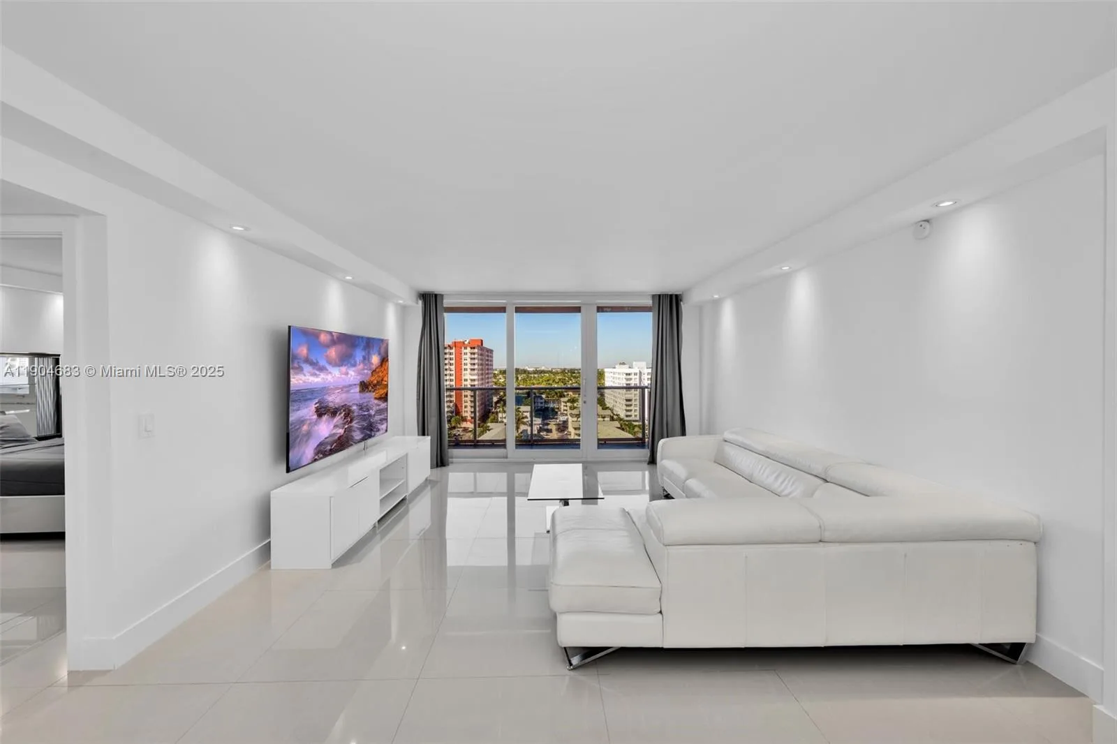 3140 S Ocean Dr # 1011, Hallandale Beach, FL 33009