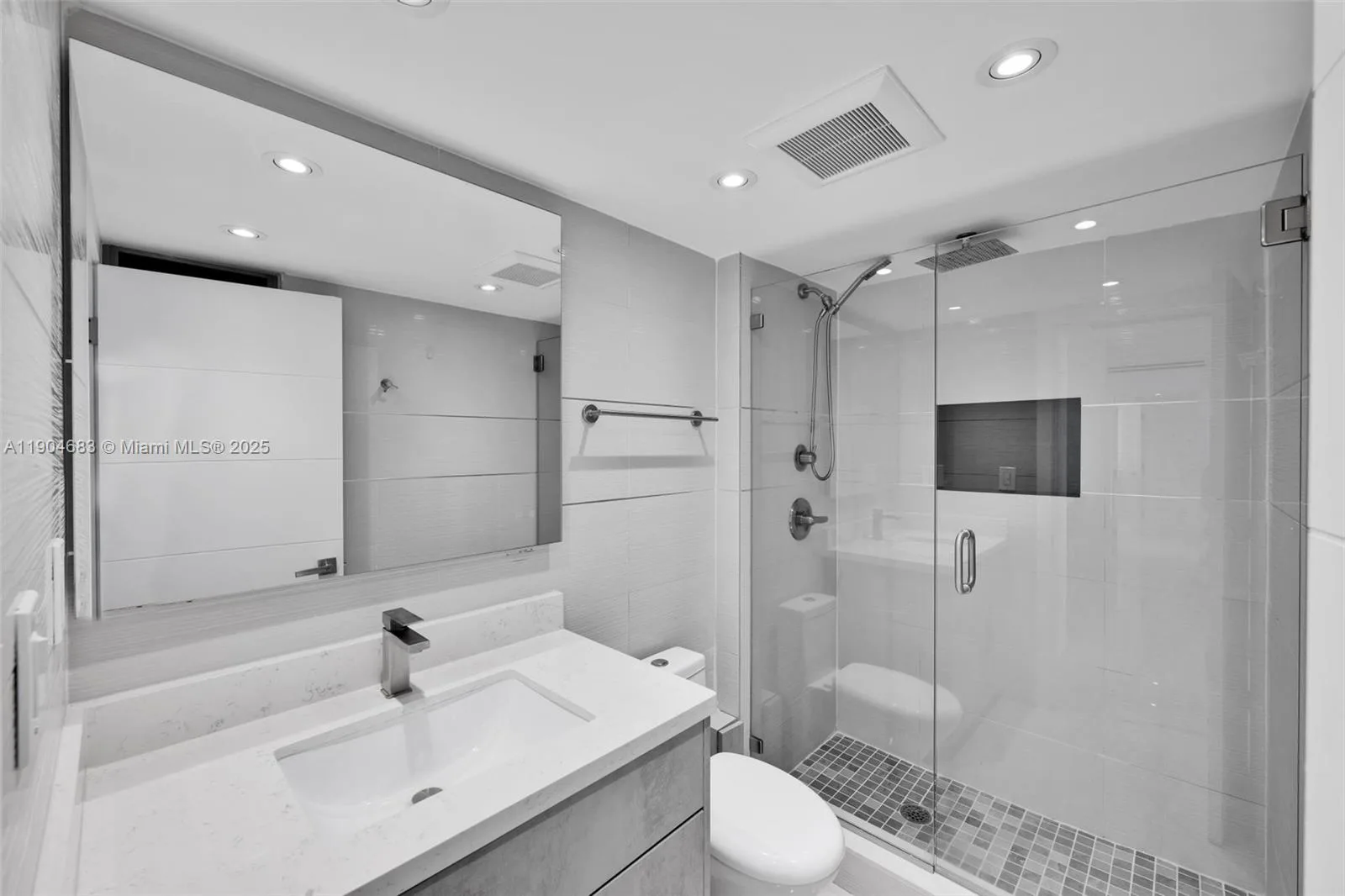 3140 S Ocean Dr # 1011, Hallandale Beach, FL 33009 photo 12