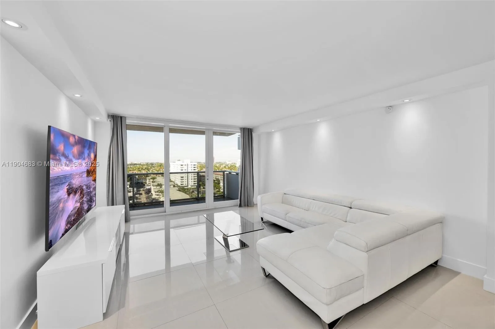 3140 S Ocean Dr # 1011, Hallandale Beach, FL 33009 photo 2