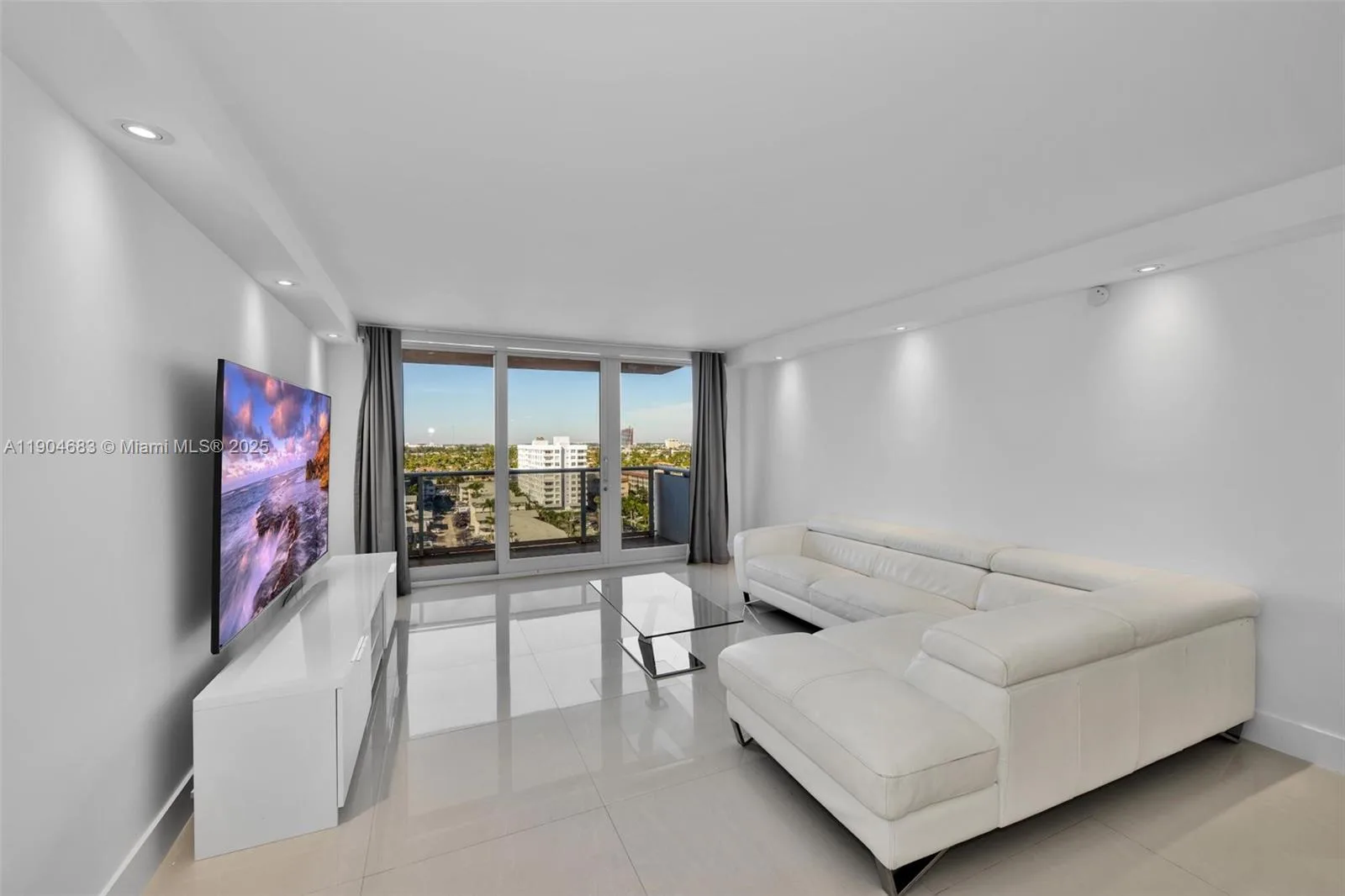 3140 S Ocean Dr # 1011, Hallandale Beach, FL 33009 photo 4