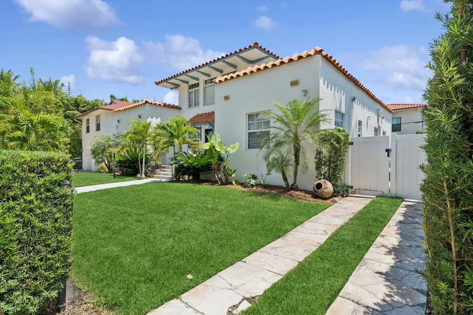 310 Almeria Road, West Palm Beach, FL 33405 photo 2