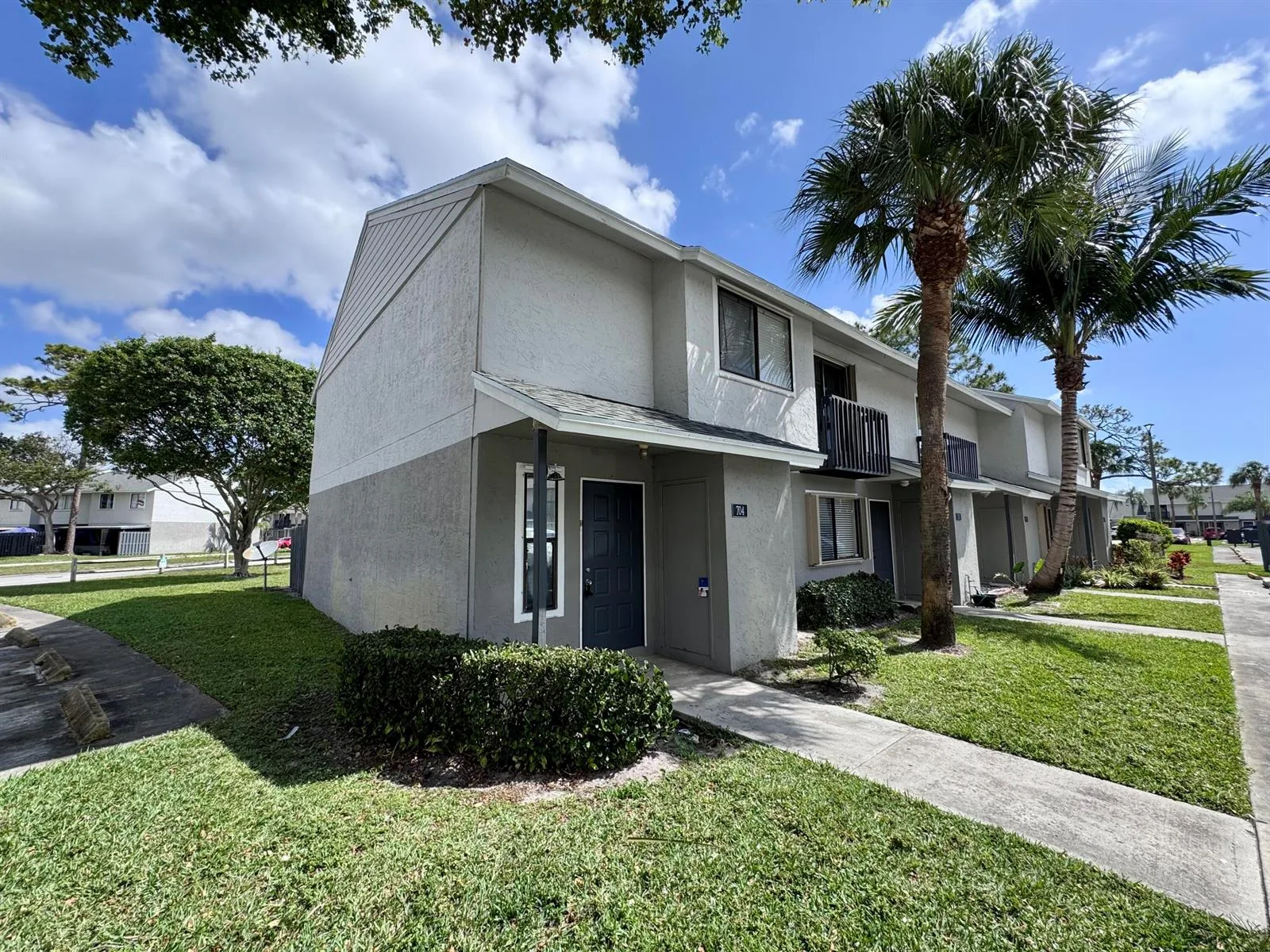 704 Riverside Drive, FL 33463