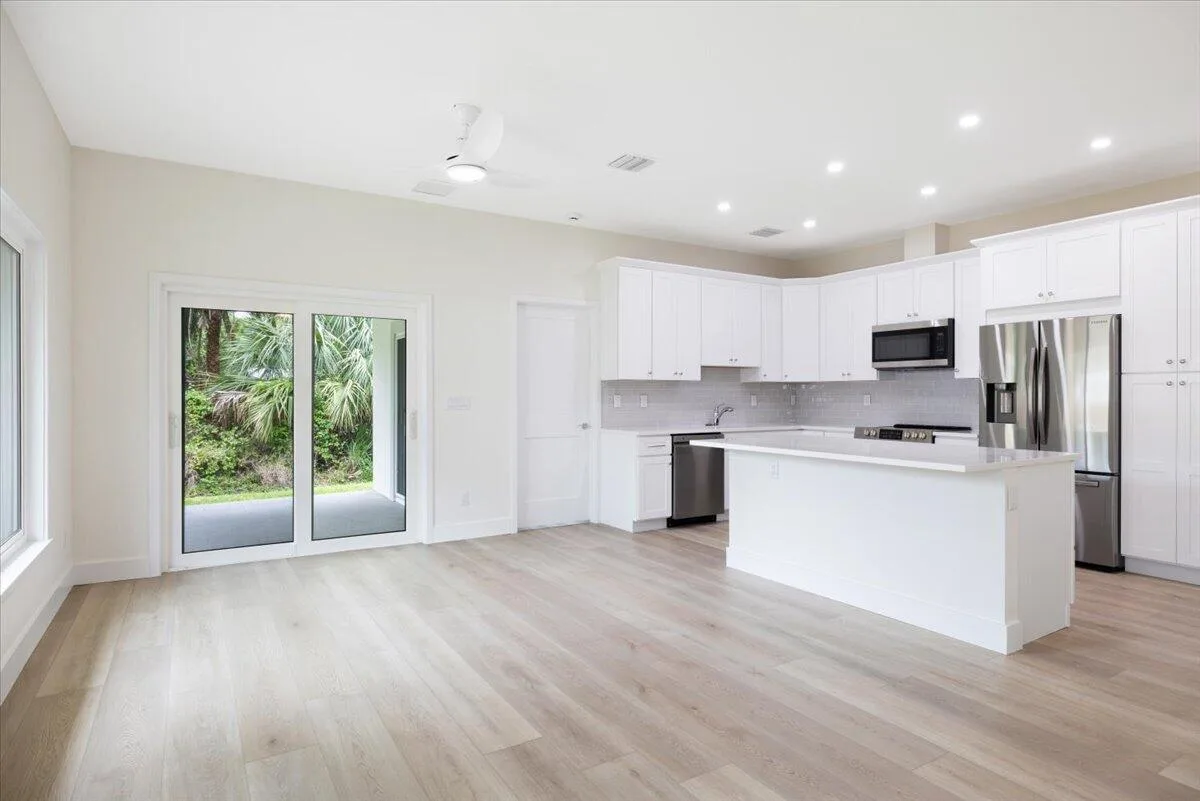 2376 28th Avenue SW, Vero Beach, FL 32968 photo 3