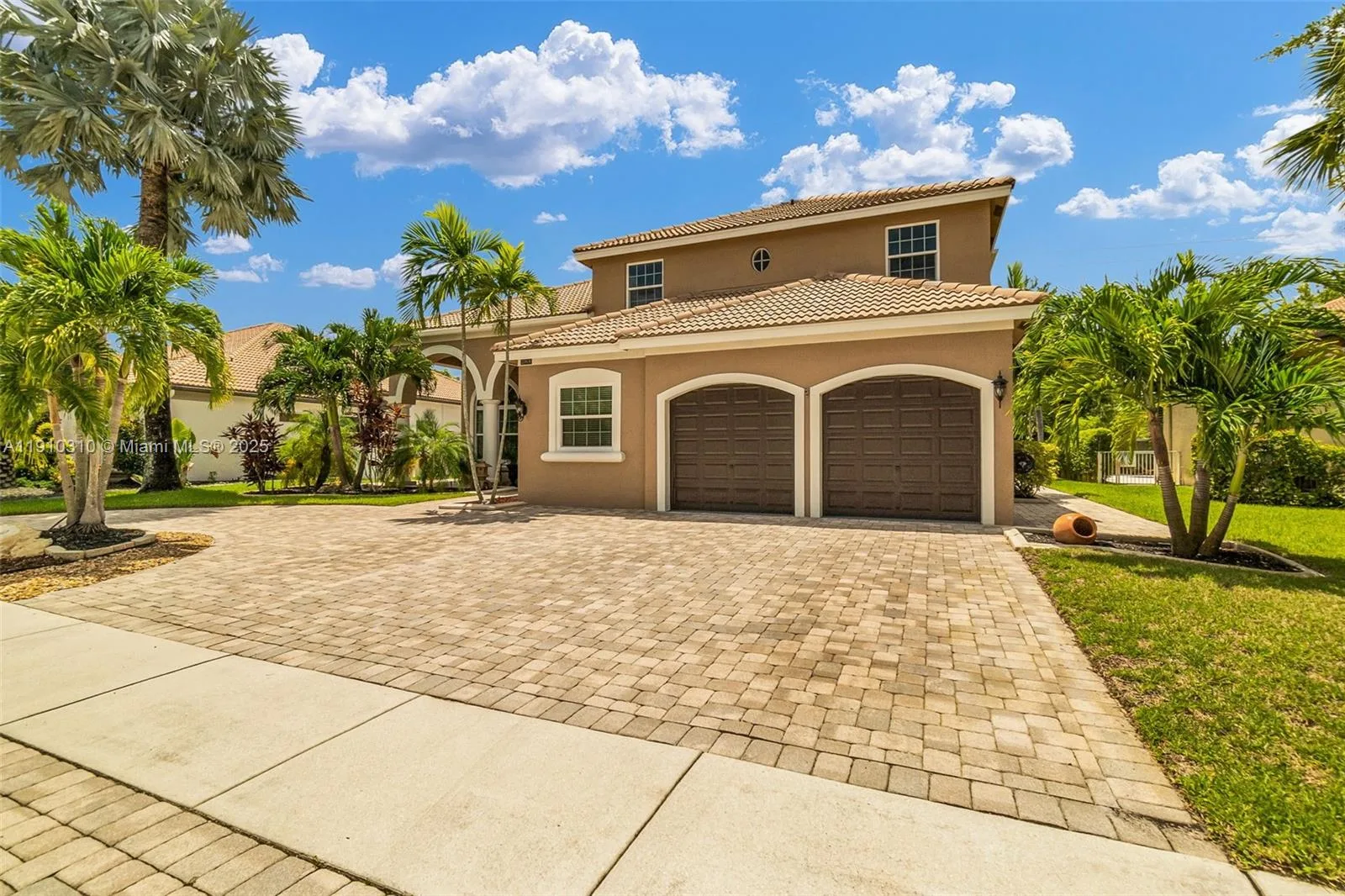 15974 SW 16th St, Pembroke Pines, FL 33027 photo 2