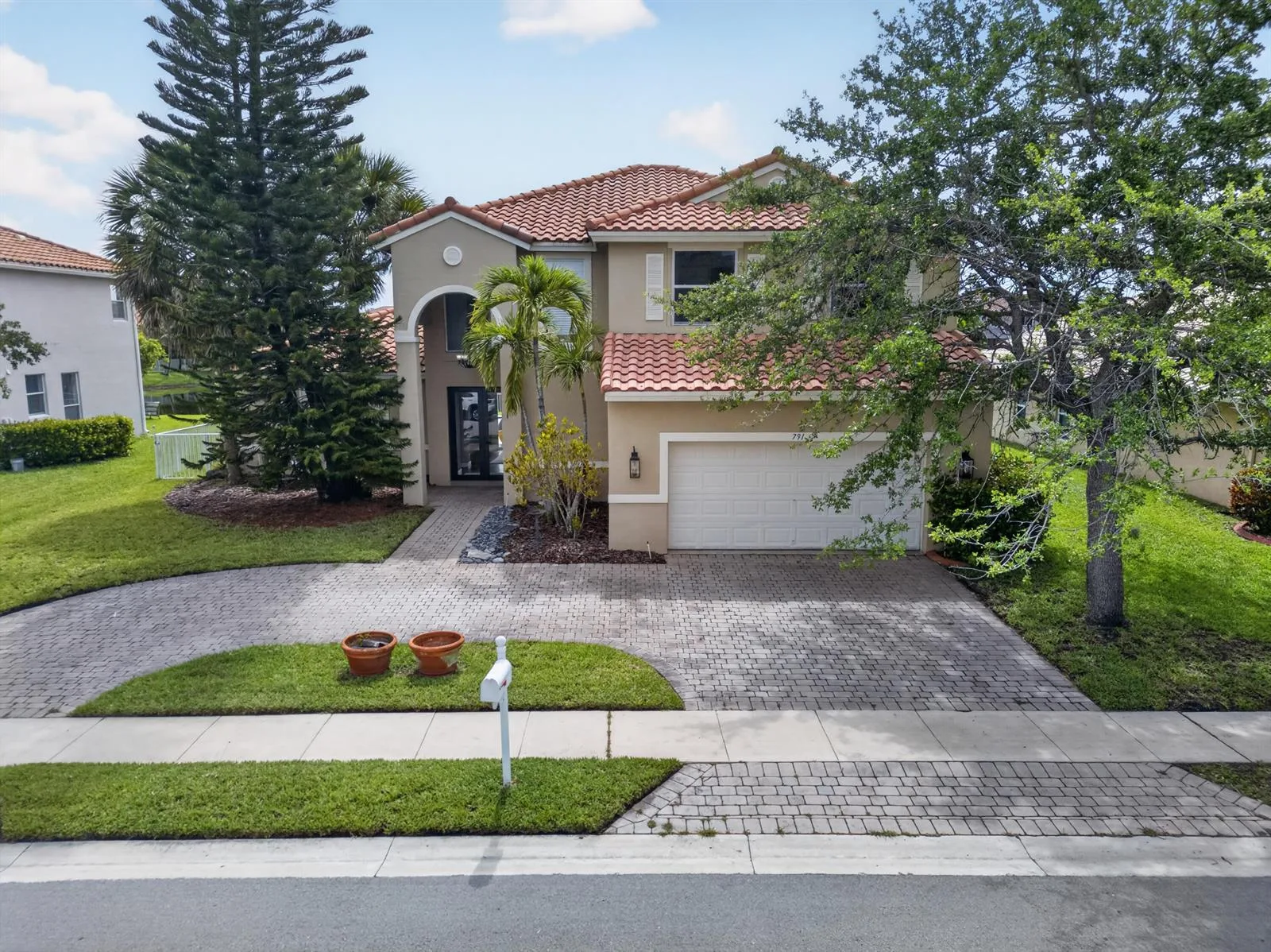 791 SW 191st Avenue, Pembroke Pines, FL 33029