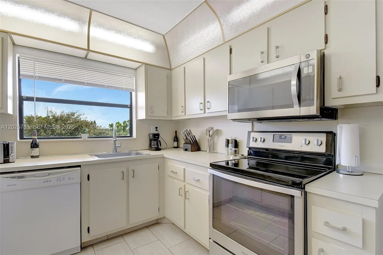 10145 Sunrise Lakes Blvd # 403, Sunrise, FL 33322 photo 8
