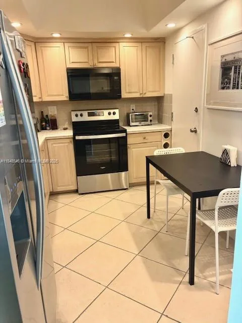 500 Bayview Dr # 725, Sunny Isles Beach, FL 33160 photo 8