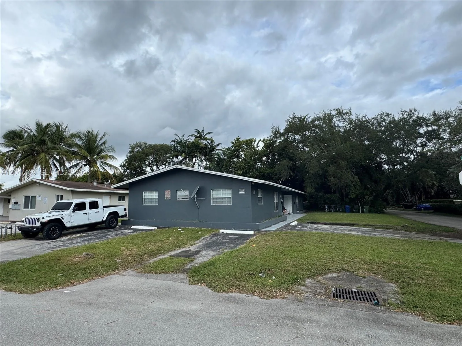 353 SW 19th Ave, Fort Lauderdale, FL 33312 photo 2