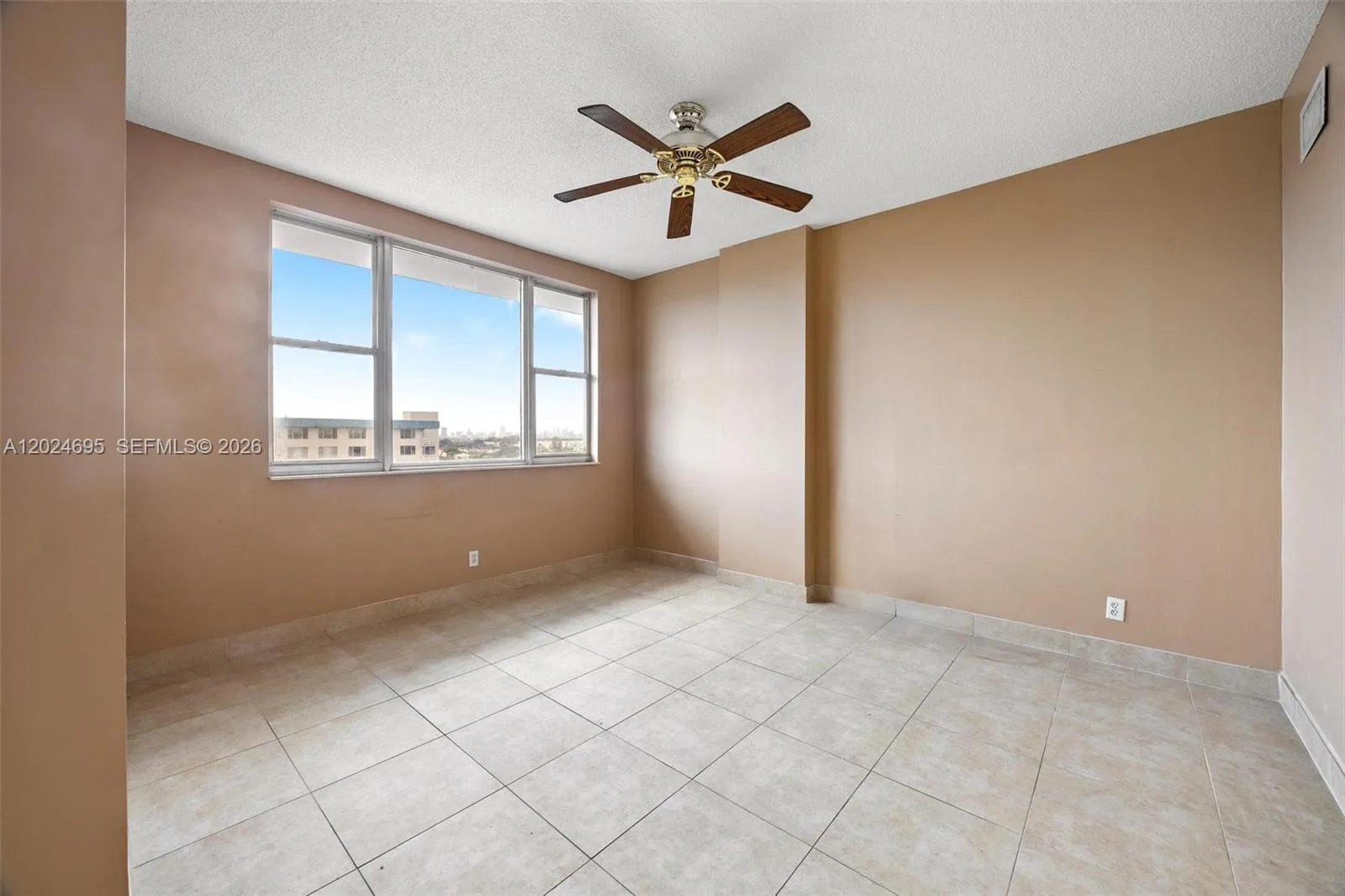 4350 Hillcrest Dr # 1016, Hollywood, FL 33021 photo 11