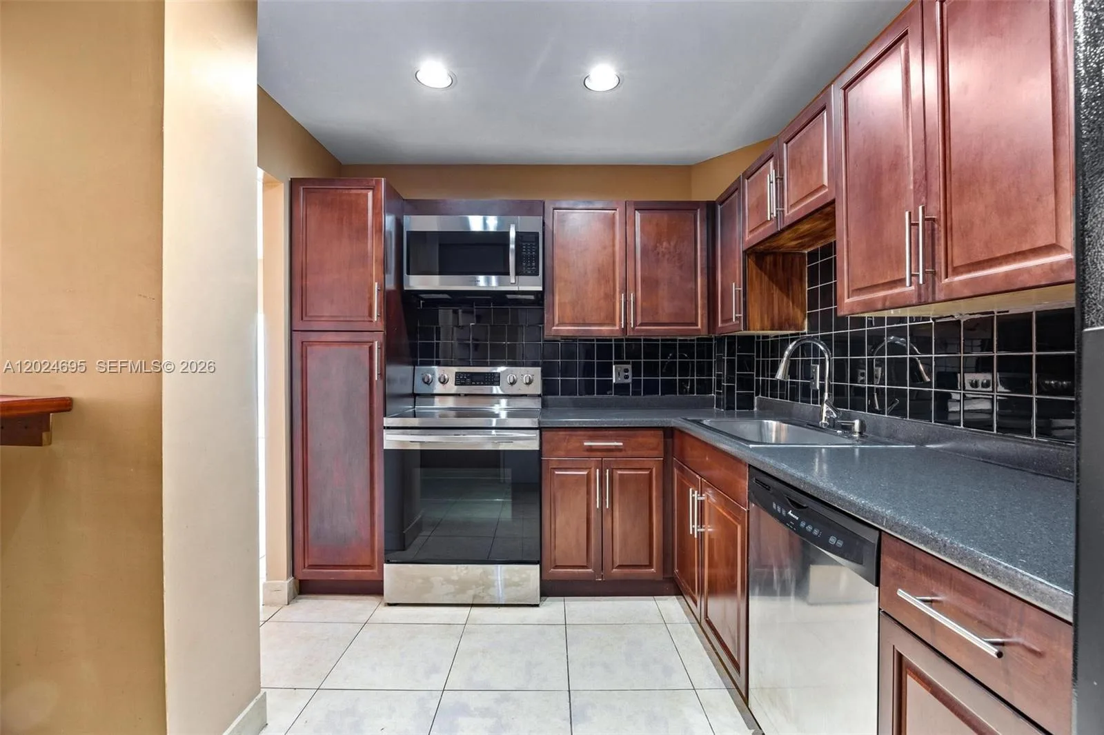 4350 Hillcrest Dr # 1016, Hollywood, FL 33021 photo 6