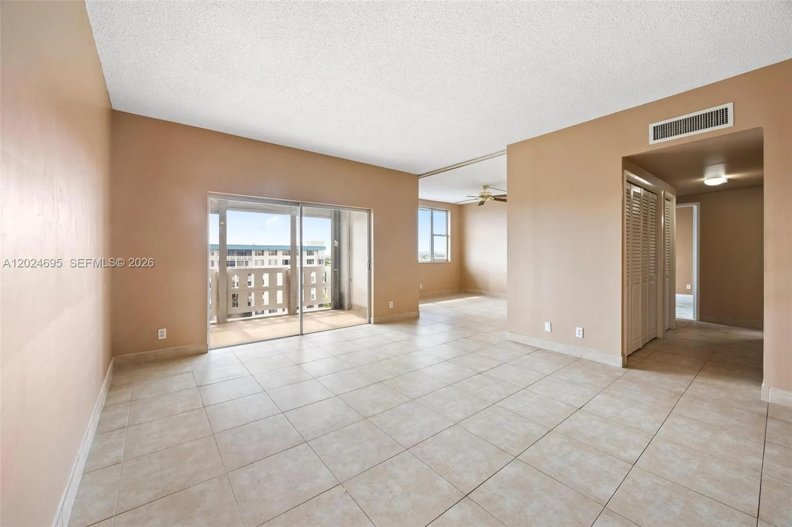 4350 Hillcrest Dr # 1016, Hollywood, FL 33021 photo 9