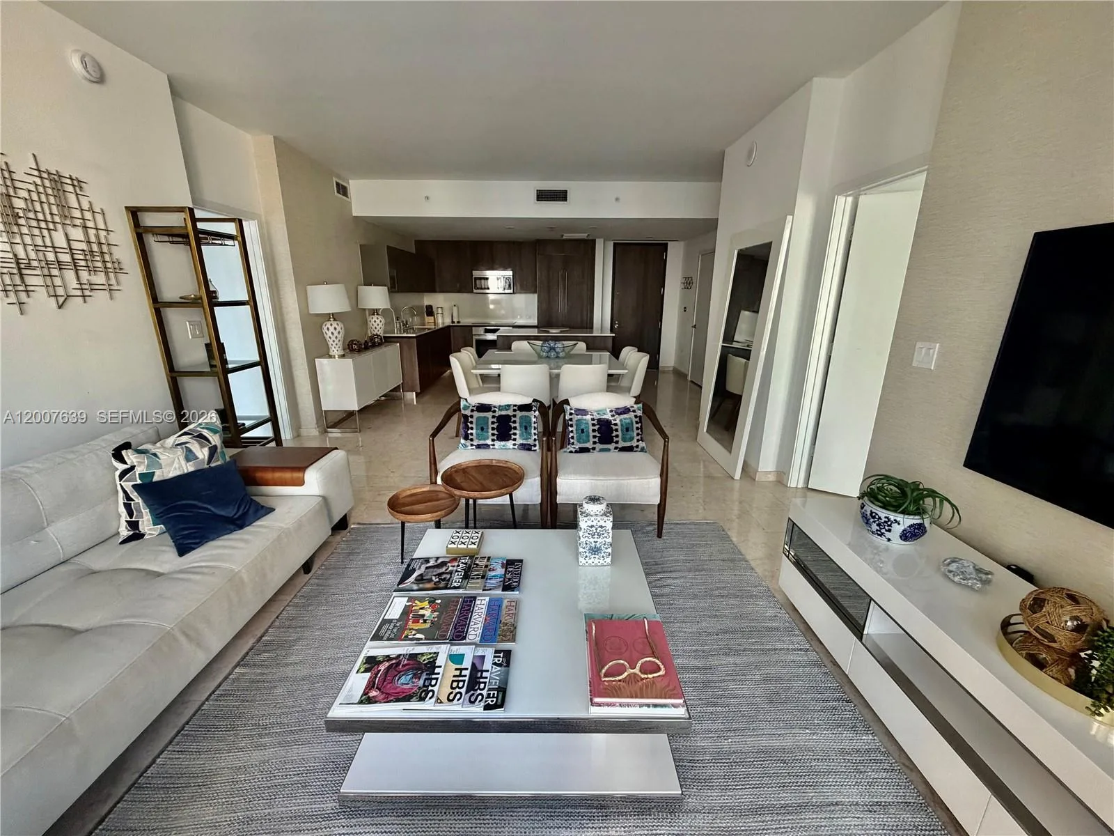 88 SW 7th St # 1109, Miami, FL 33130 photo 2