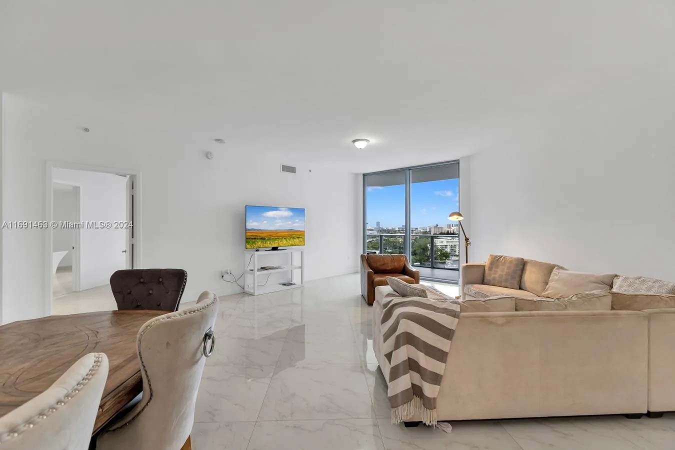 17301 Biscayne Blvd # 1404, North Miami, FL 33160 photo 3