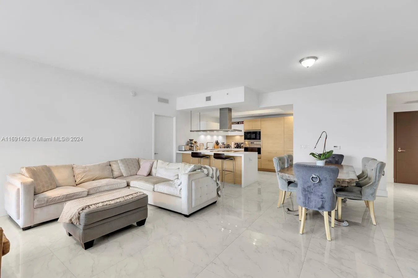 17301 Biscayne Blvd # 1404, North Miami, FL 33160 photo 4
